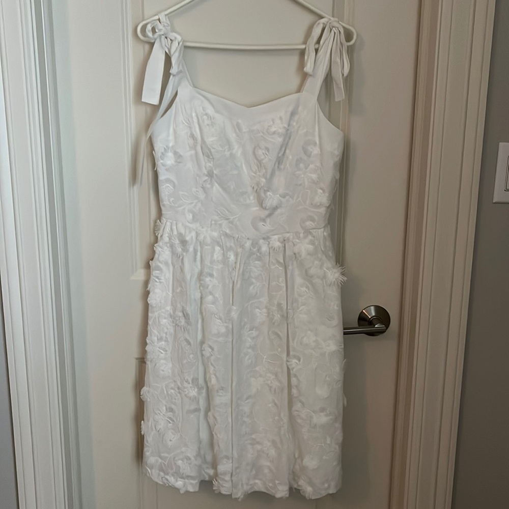 Gal Meets Glam white floral textured dress